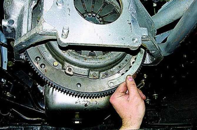 Как заменить диск сцепления на 406 двигателе
