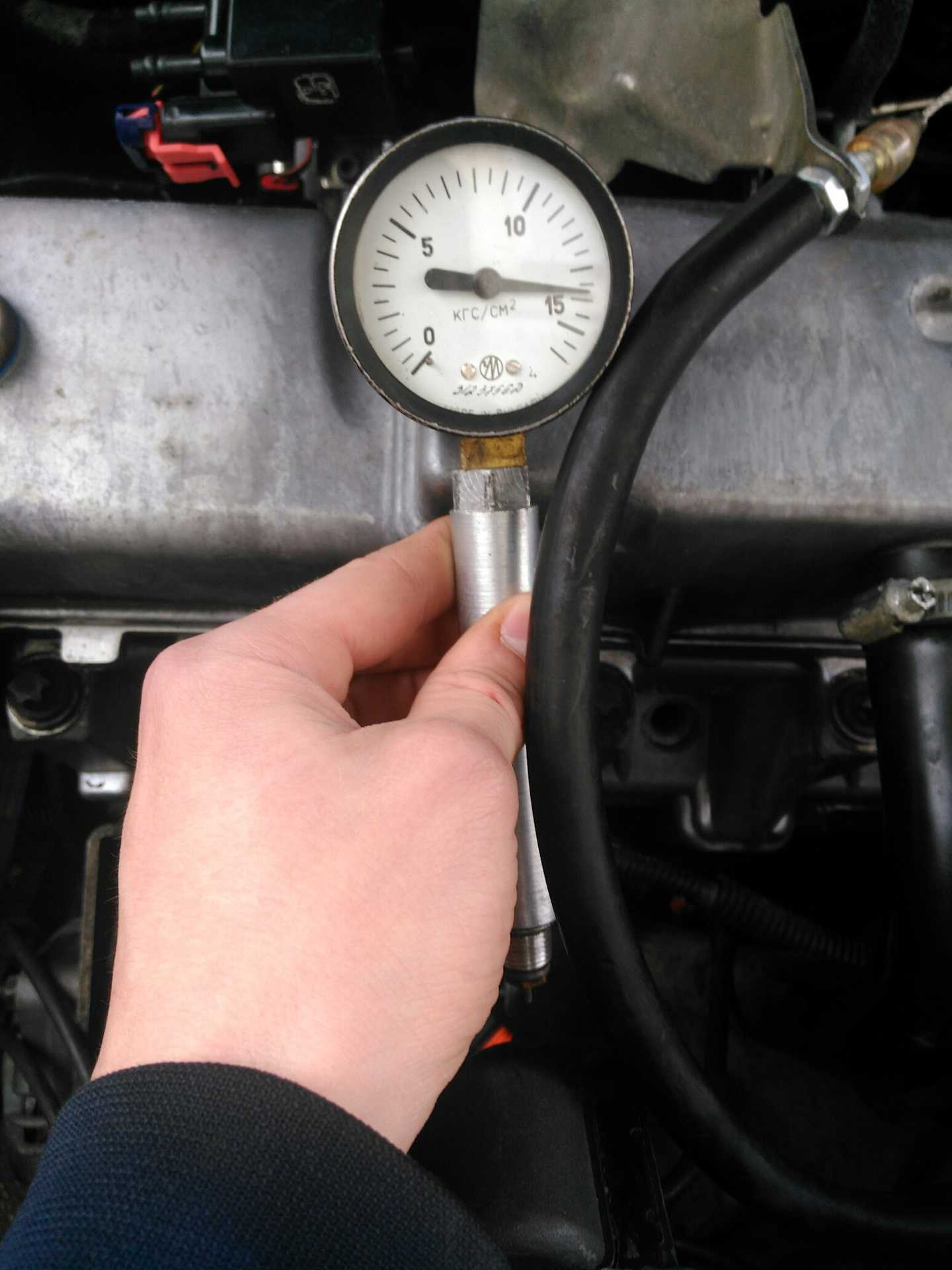 Проверка компрессии в цилиндрах двигателя – методы с прибором и без него