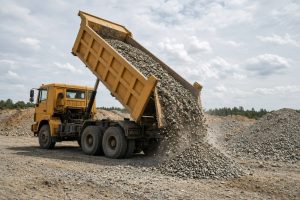 Самосвалы МАЗ: назначение, конструкция и области применения