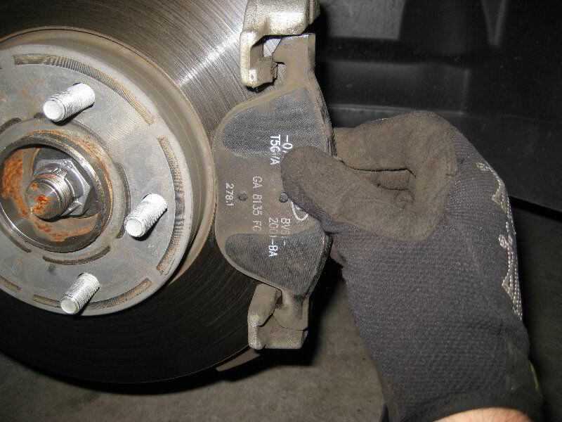 Замена передних и задних тормозных колодок в форд фокус 3 своими руками
