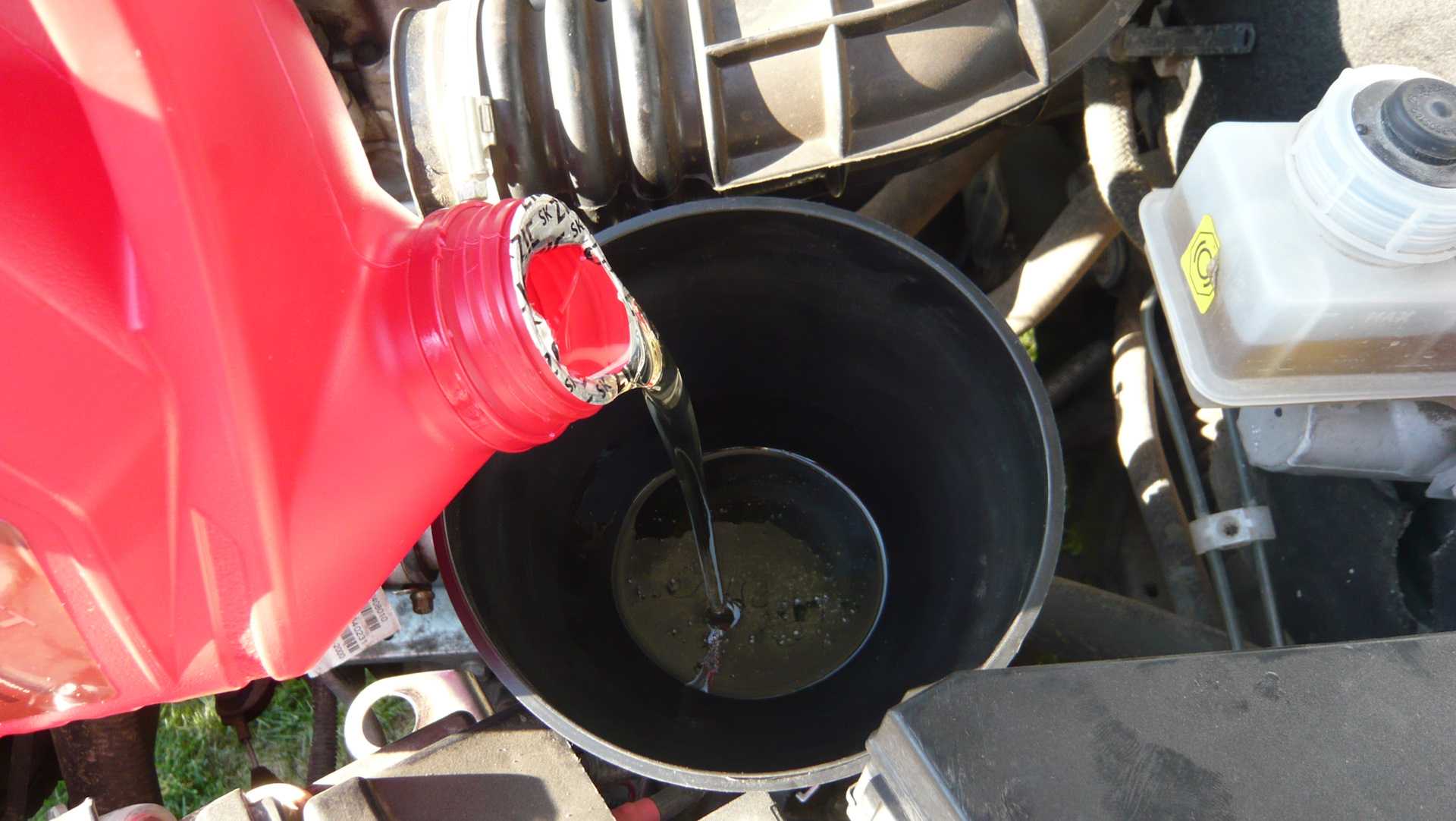 Сколько литров масла нужно заливать в двигатель лада приора 1.6