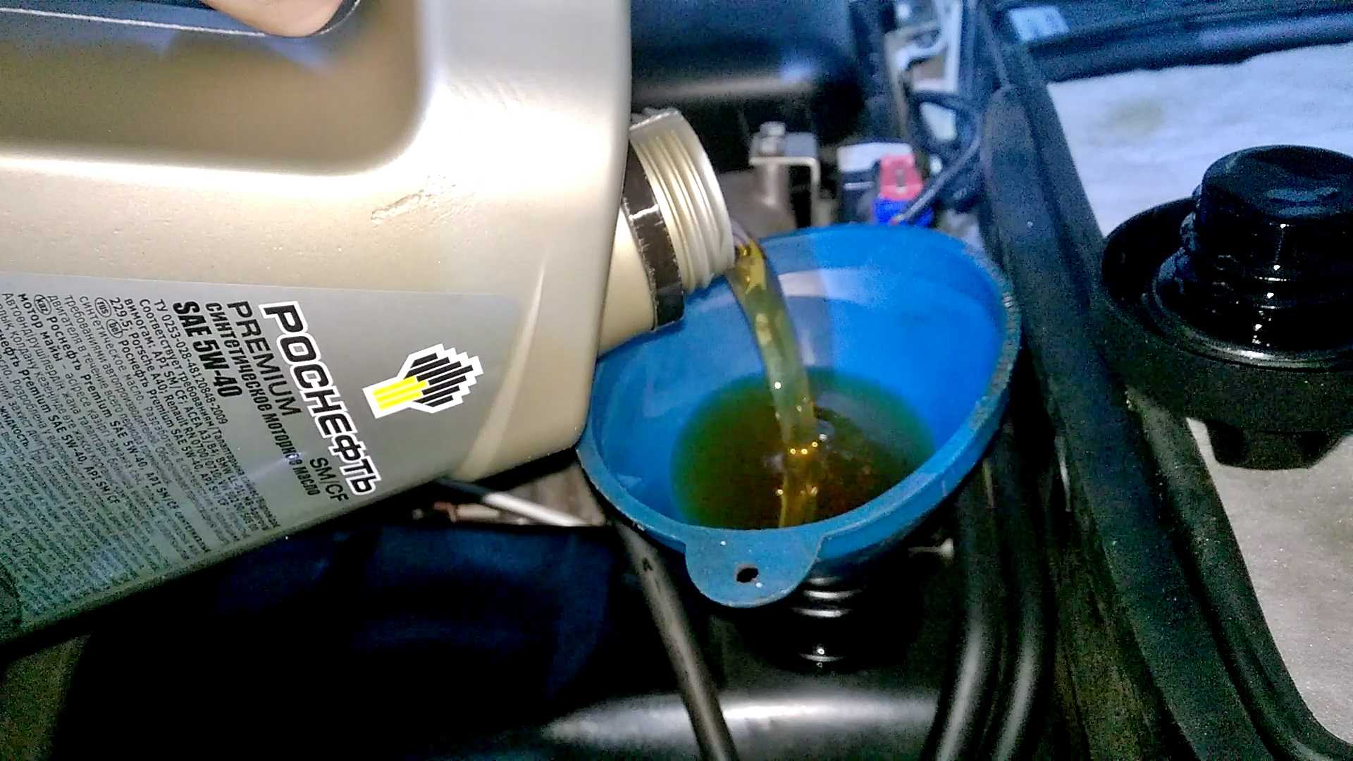 Как часто надо менять масло в двигателе: рекомендации завода-изготовителя и специалистов