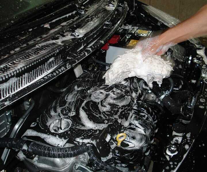 Как отмыть двигатель автомобиля внутри
