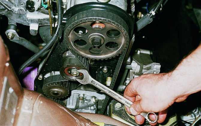 Клапанный механизм двигателя, его устройство и принцип работы