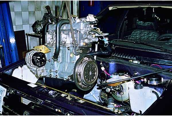 Как снять двигатель без подъемника Для снятия двигателя нужен подъёмник, либо высокие опоры для автомобиля, либо подъёмное устройство для вытаскивания