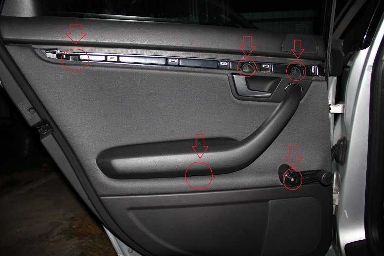 Снятие обшивки водительской двери на ауди 100 с4