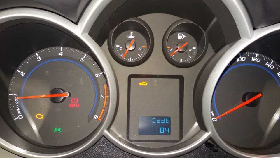 Чек Chevrolet Cruze Автомобиль Шевроле Круз обладает электронным управлением двигателя Благодаря этому имеется возможность контролировать состояние
