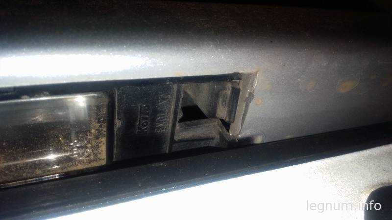 Как заменить лампочку заднего указателя поворота на моем toyota yaris?