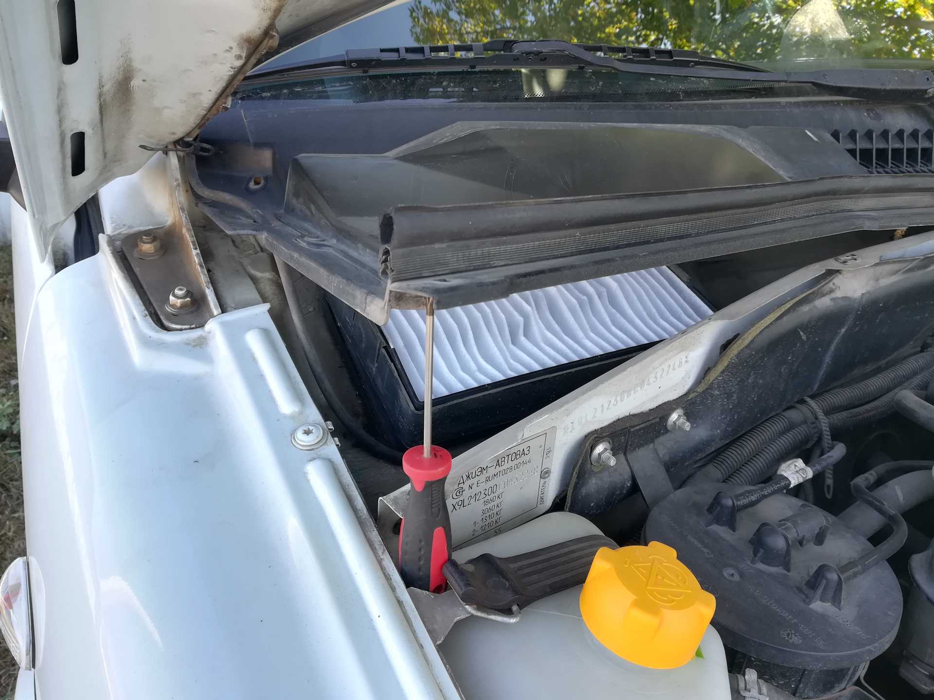 Салонный фильтр шевроле нива: где находится, как заменить в авто с кондиционером и без