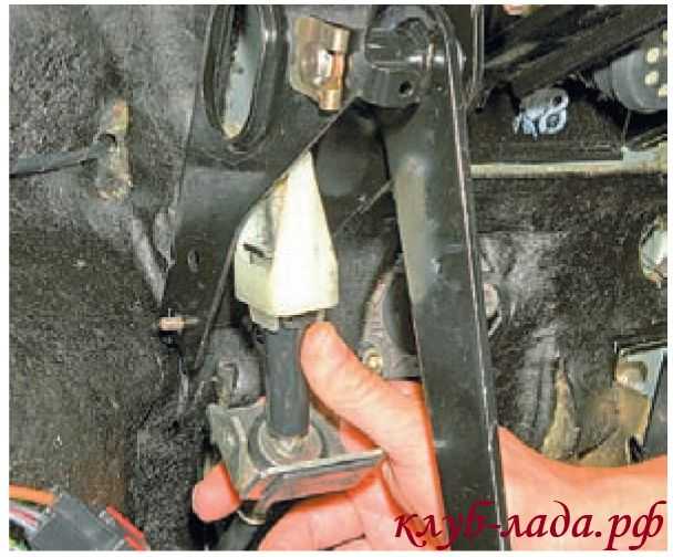 Замена троса сцепления lada kalina hatchback (ваз калина)