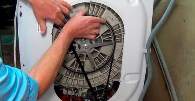 Как поменять щётки электродвигателя в стиральной машине Indesit самостоятельно Рассмотрим, как можно самостоятельно поменять щётки на стиральной машине