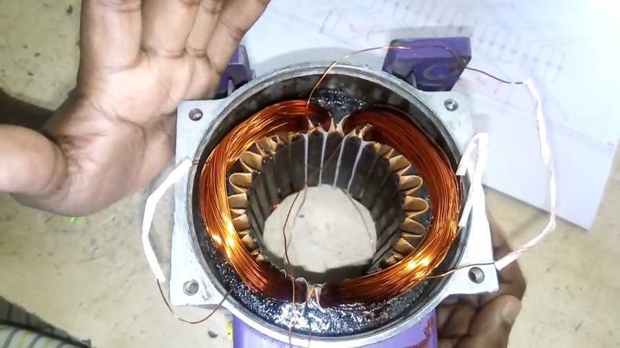 Двигатель из батарейки